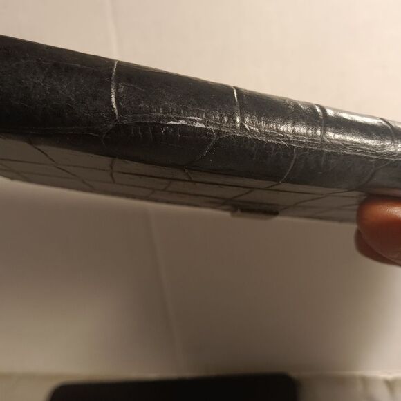 Vintage Dooney and Bourke Black Croc Embossed Leather Tri-fold Wallet - Picture 3 of 9